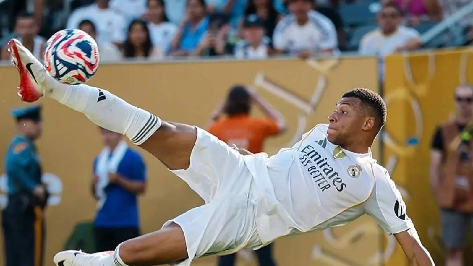 必一运动(B-Sports)官方网站社区活动栏目：户外跑步与城市运动现场